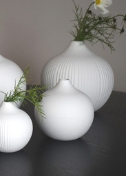 [2100000000548] Vase Fröbacken medium white von Storefactory